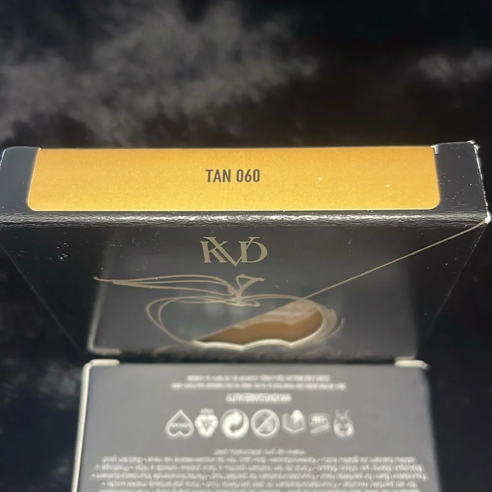 KVD Good Apple Tan 060 Skin-Perfecting Hydrating Foundation Balm